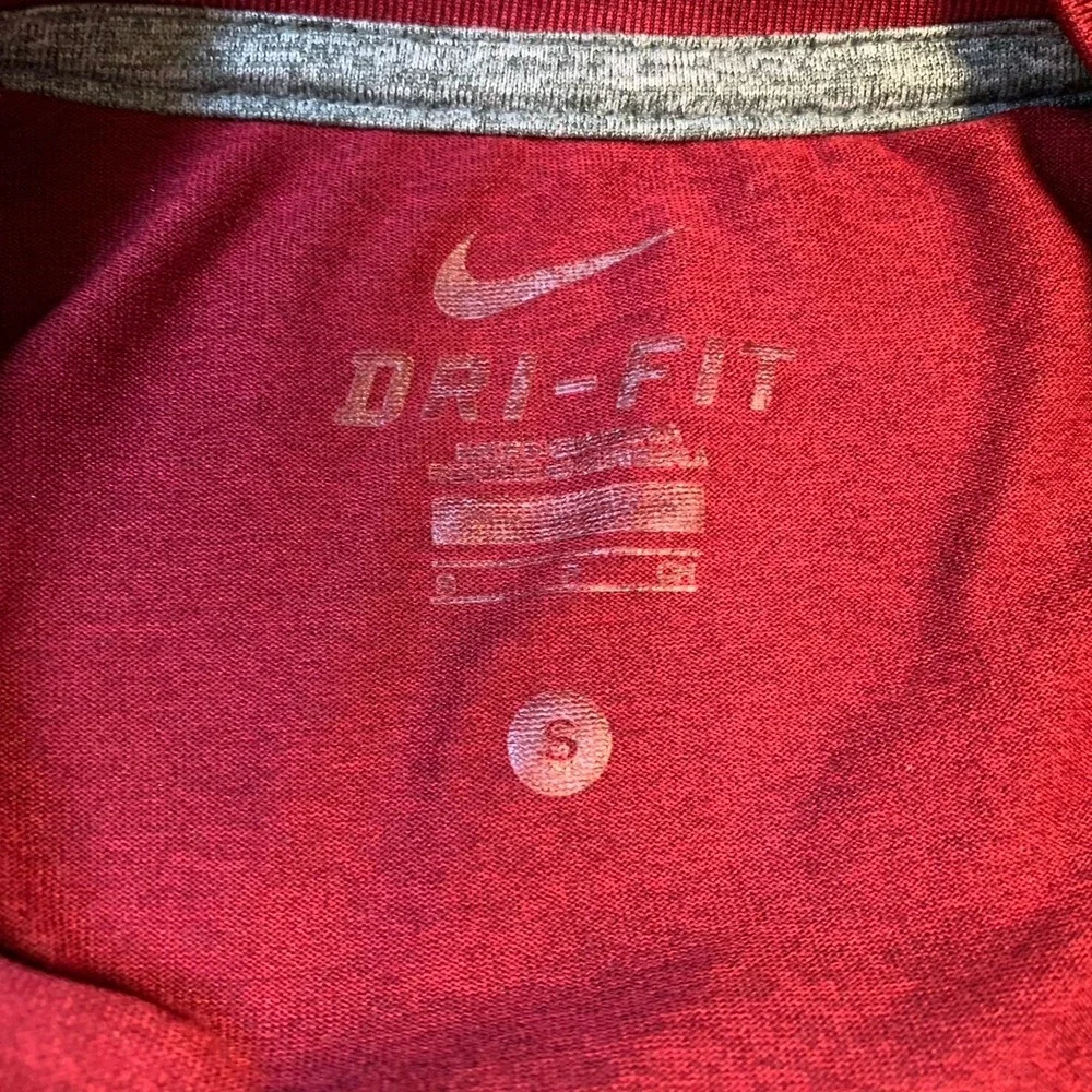 NIKE Mens Long Sleeve T-shirt Dri Fit Crewneck Lightweight Maroon Athlete  SMALL